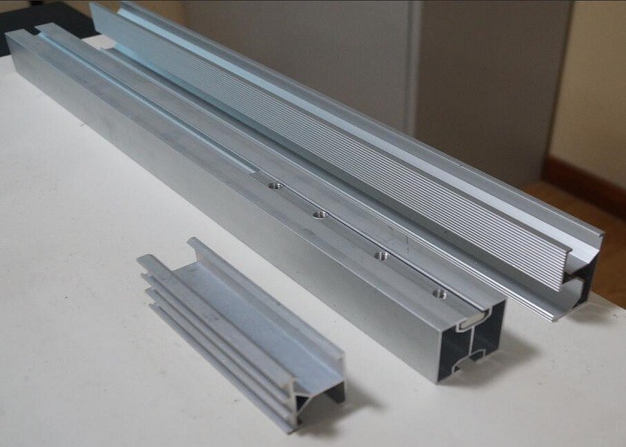 60m/S Aluminum Slotted Rail PV Solar Panel Mounting System Residential